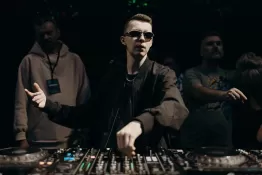 «Уайтаут» (Whiteout): Выход «Потребность чувствовать себя любимым» (Need To Feel Loved) и открытие новых горизонтов